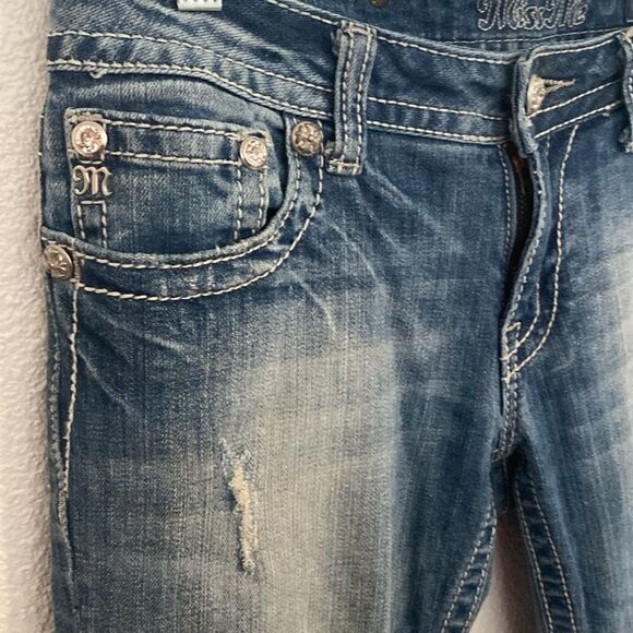 Miss Me- Low rise medium Wash Carpi pants- Size 29 - Picture 3 of 9